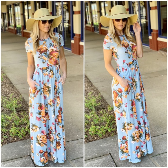 ✨LAST ONE✨Light blue floral maxi dress - Picture 2 of 4